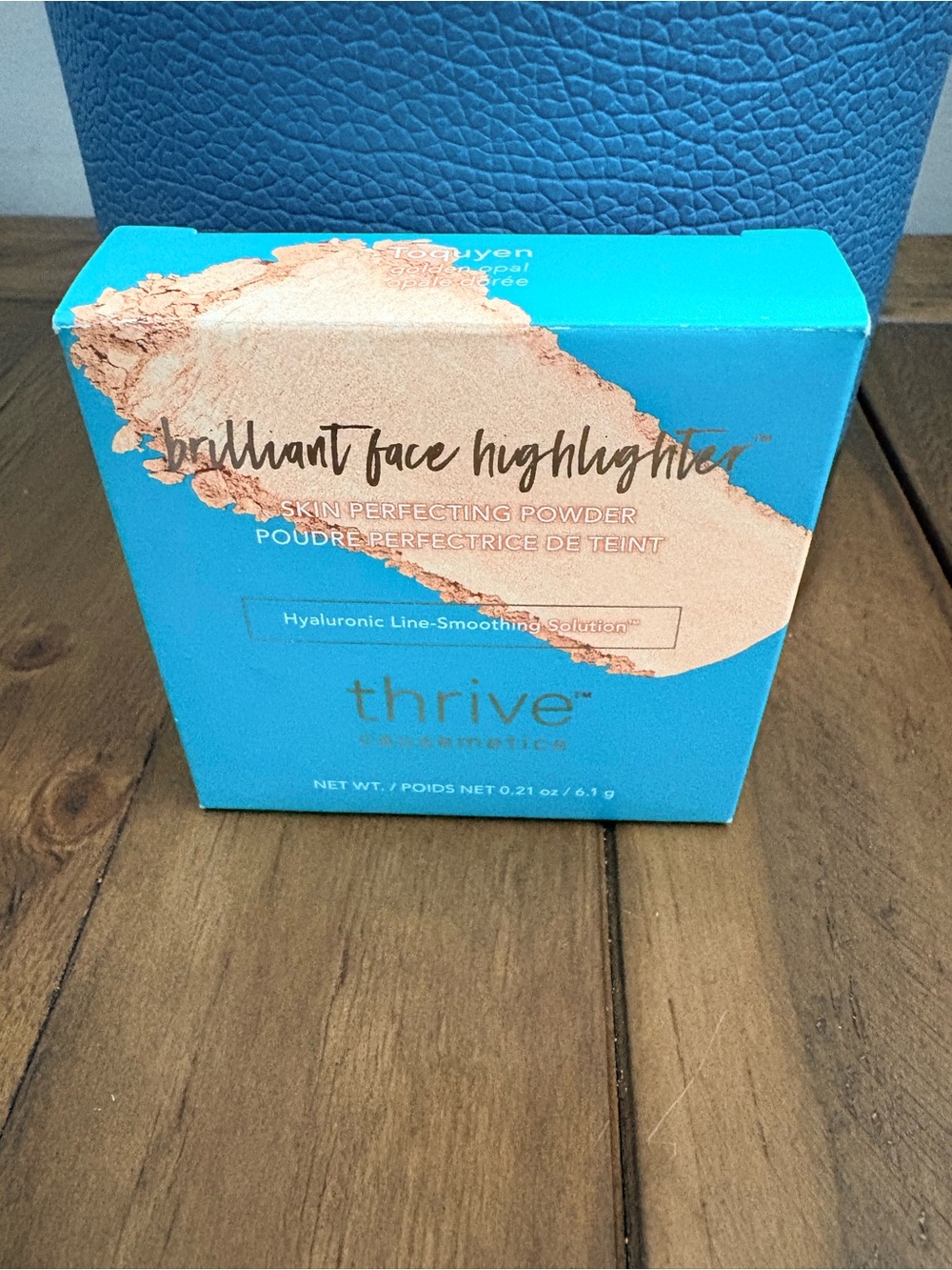 thrive causemetics Brilliant Face Highlighter - Peach & Turquoise Box